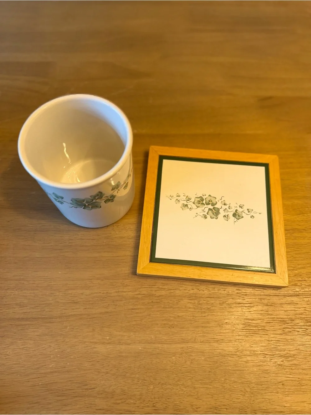 Corelle White Ceramic Utensil Holder and Trivet with Green Ivy Motif